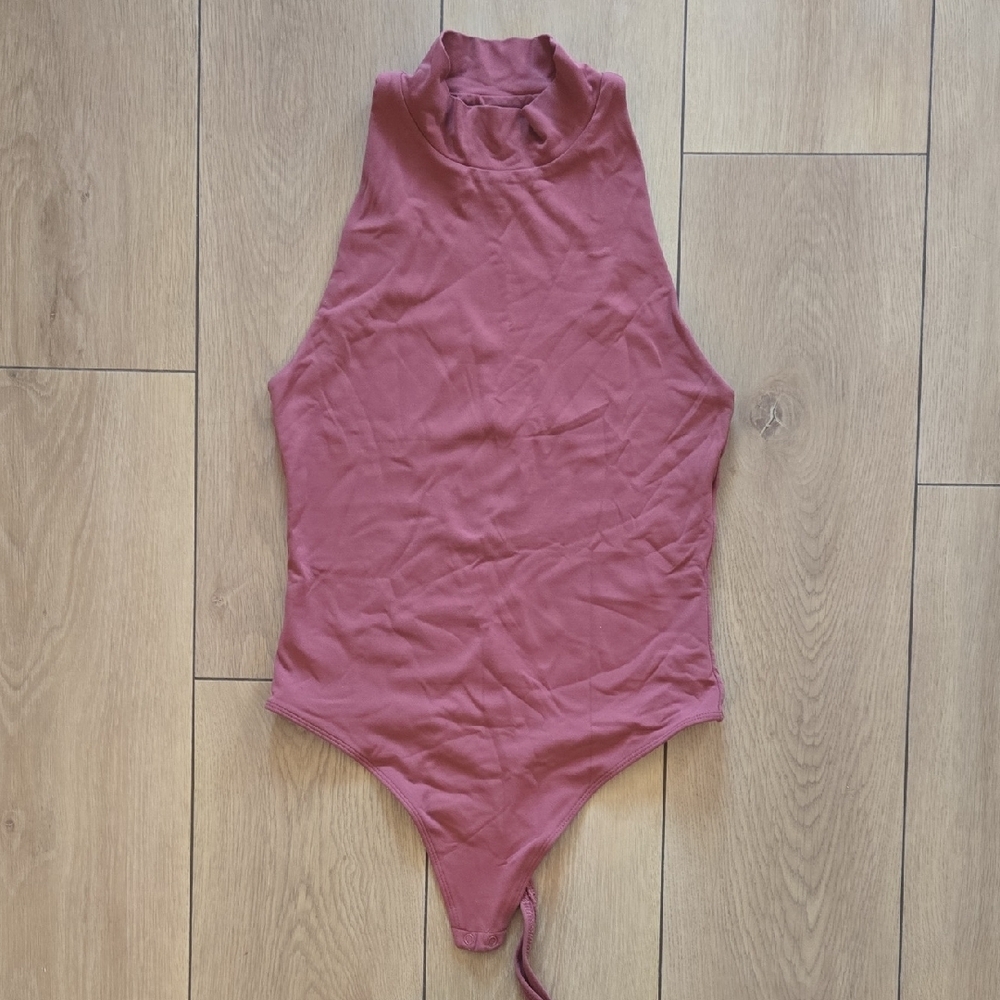 Aritzia Babaton Contour Mockneck Bodysuit Sz M